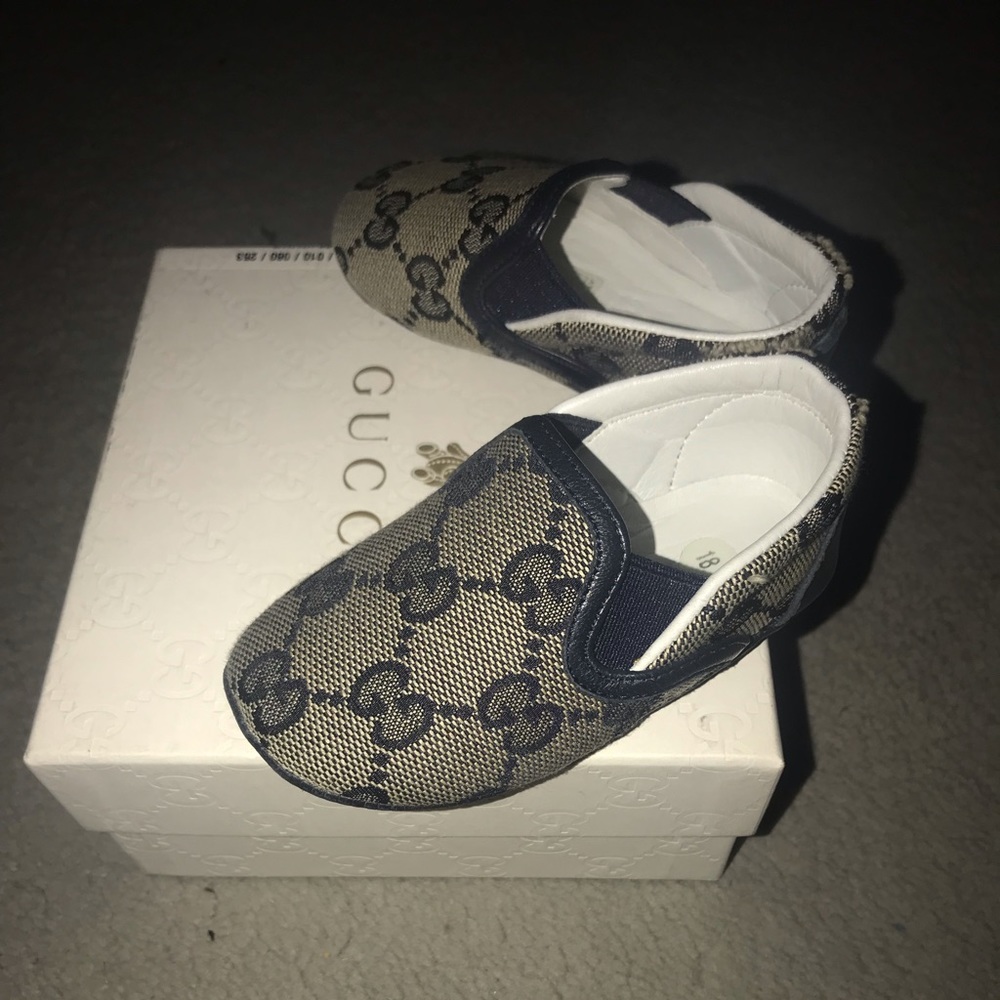 Gucci infant shoes